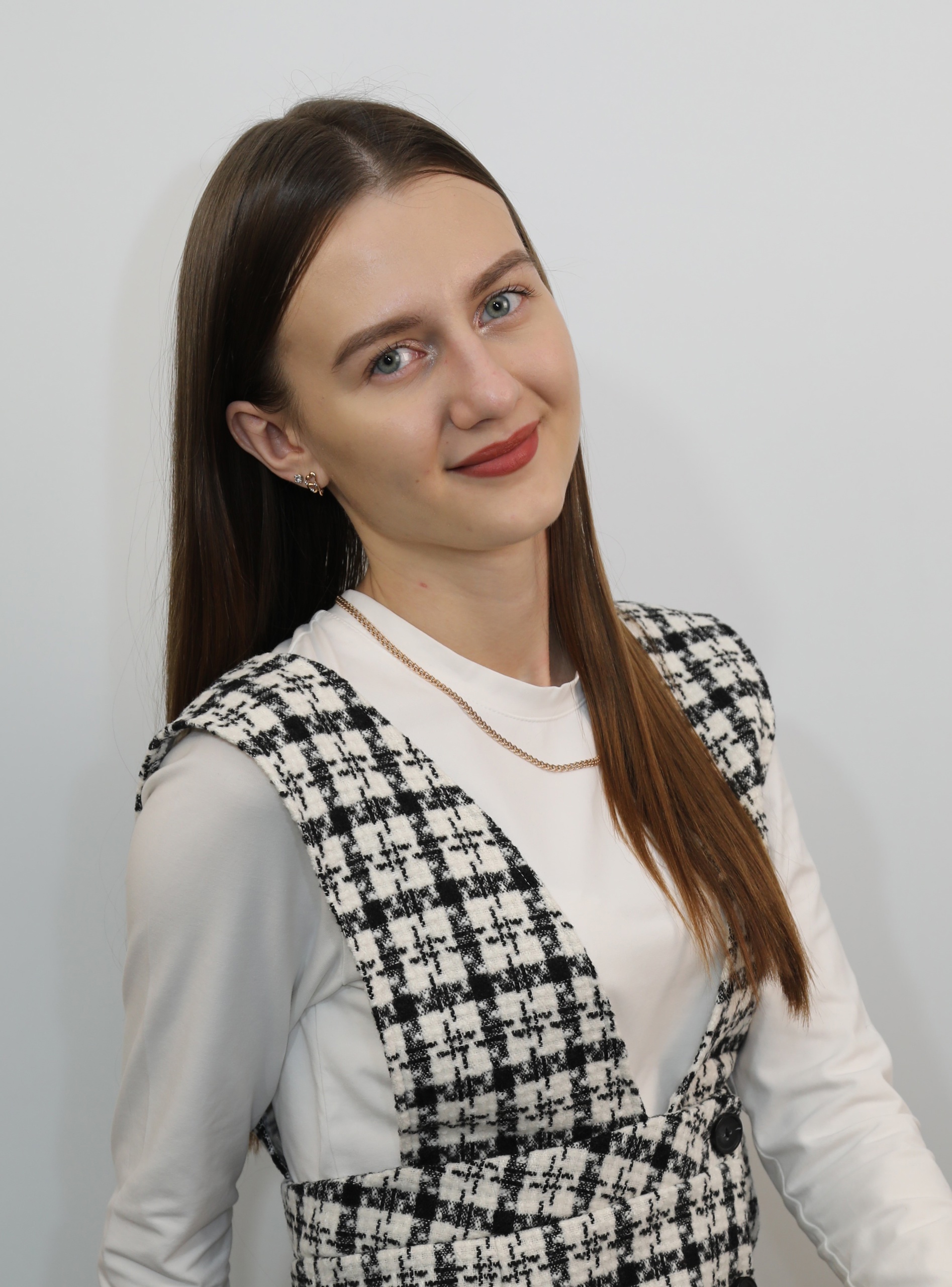 Костюнина Анна Олеговна.